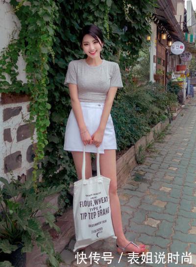 轻熟御姐旷世容颜展现青春美好，紧致凹凸的身姿让人倒吸凉气