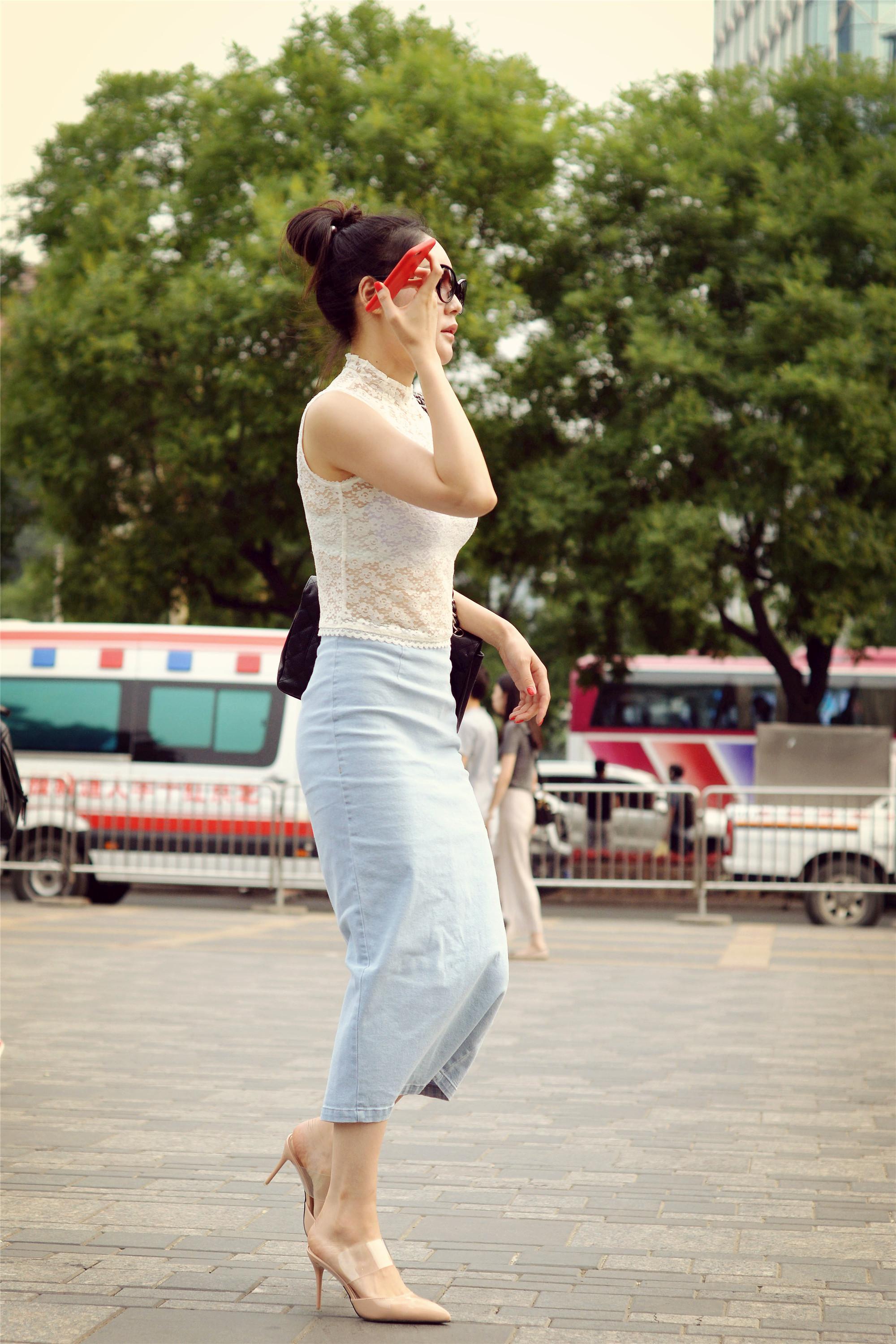 是不是身材丰盈的姑娘穿紧身裙才更漂亮？