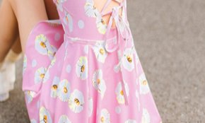 穿比基尼也太开放了，保守女人可以学下图这样穿，显高很清凉