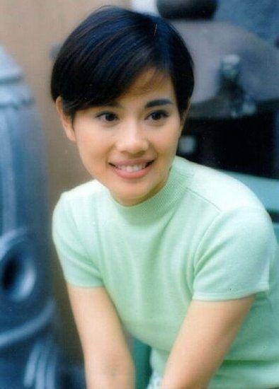 被经纪人骗掉千万身家，睡大街，差点自杀，但主角不是王宝强