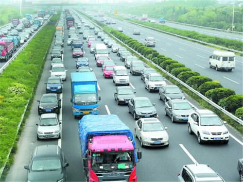  「技巧」新手司机实习期还想跑高速？老教练：先练好这4个技巧再