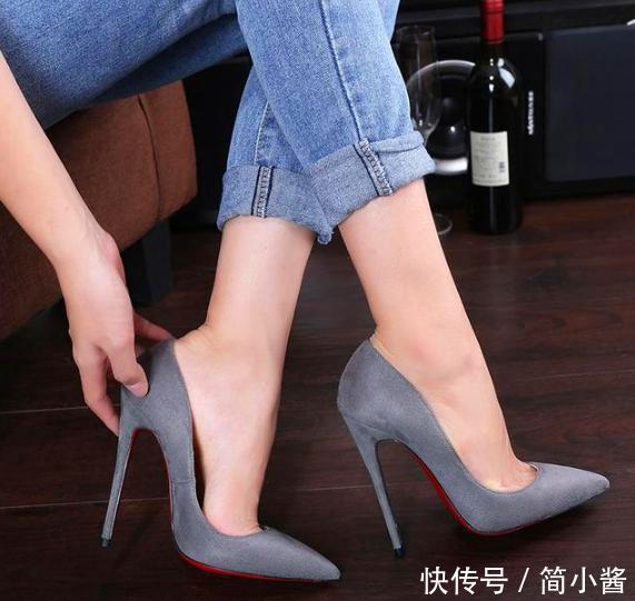 设计时尚简约的高跟鞋，减龄拉长曲线，高贵典雅大气