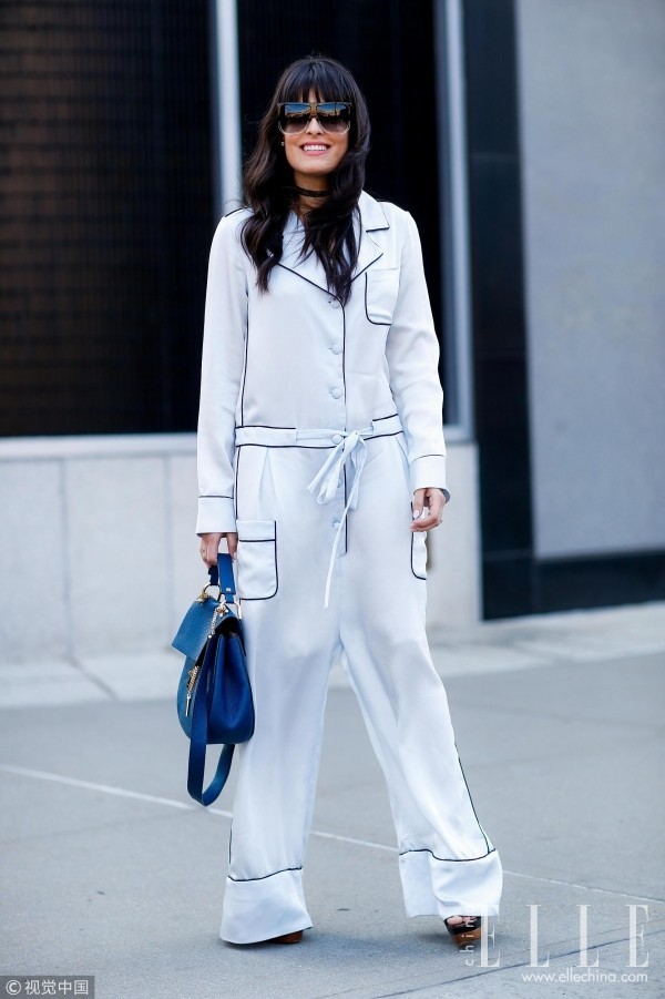 为什么我穿是睡衣 她穿是睡衣风？