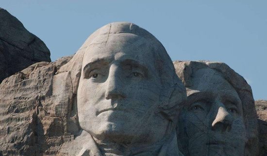 欣赏国内外的8座大型石雕,令人惊叹的是一种气势!