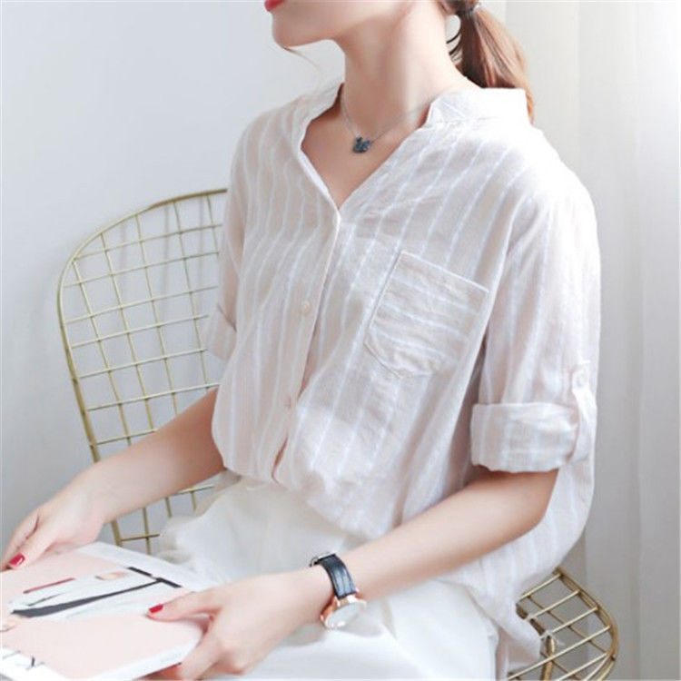 上班女人最爱的“秘书衫”，搭配包臀裙，勾勒出姣好身材