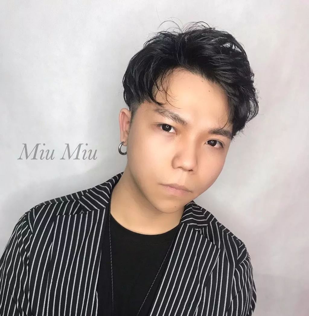  『露出额头』2020五大男生发型风格攻略！找到你的命定发型