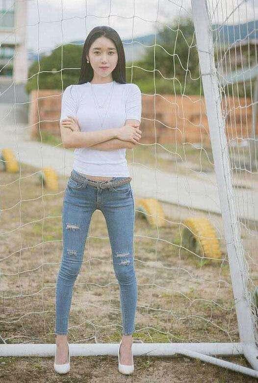 紧身裤有着一万种姿态，穿出优美身形，美的不想眨眼