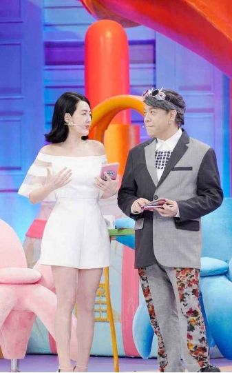 小S微博回应发胖说，卡牛直击幕后真相