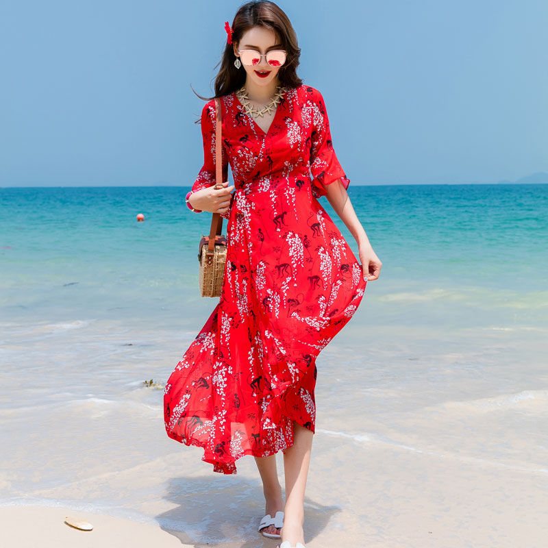 魅力女人海边度假穿这样的露背沙滩裙!比透视装还要撩人，贼美