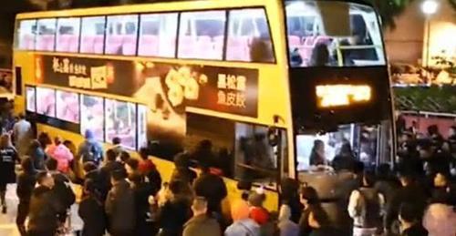 大量内地游客涌入台湾看烟花，被出租车漫天要价，1000元一位