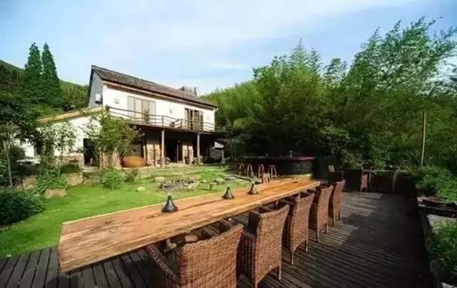 城市待不下去了，回乡村吧，建个院子安静生活