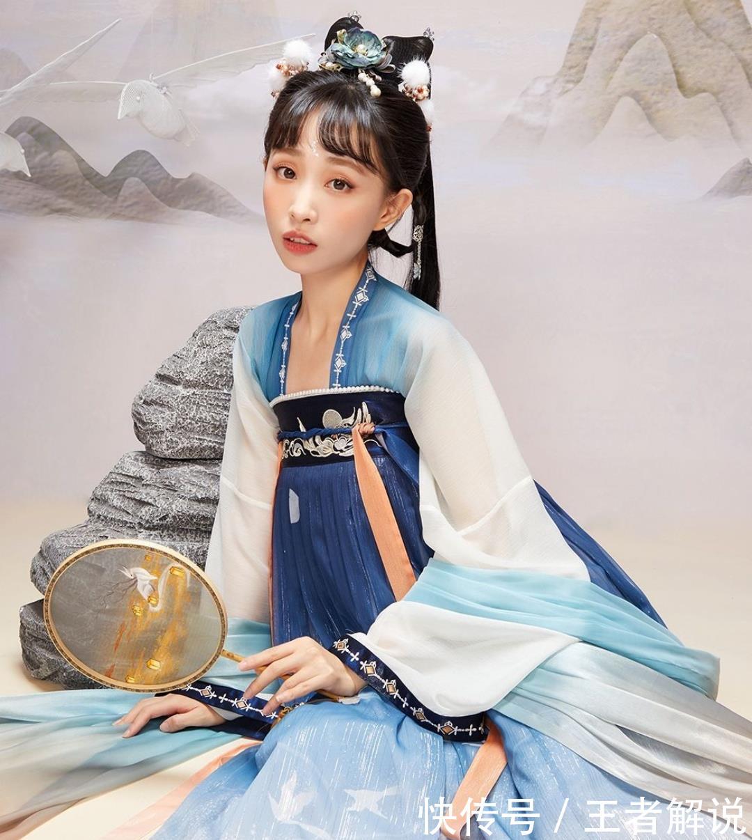  『皮肤』汉服合作款！后羿嫦娥新皮肤可以穿到游戏外，才子佳人真绝配