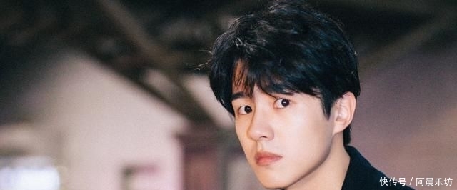 【超市】刘昊然逛超市无偶像包袱，框架眼镜搭配口罩，为减肥放弃买甜点