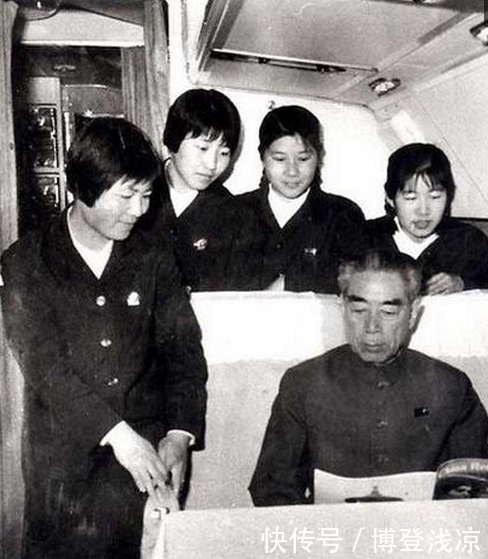 1982年民航空姐老照片曝光 那时候喝茅台不要钱！