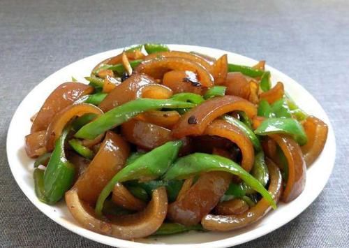  [放在清水内]4月，遇到它必买5斤，每天炒一盘，补水养颜，美白皮肤，肌肤像冻龄