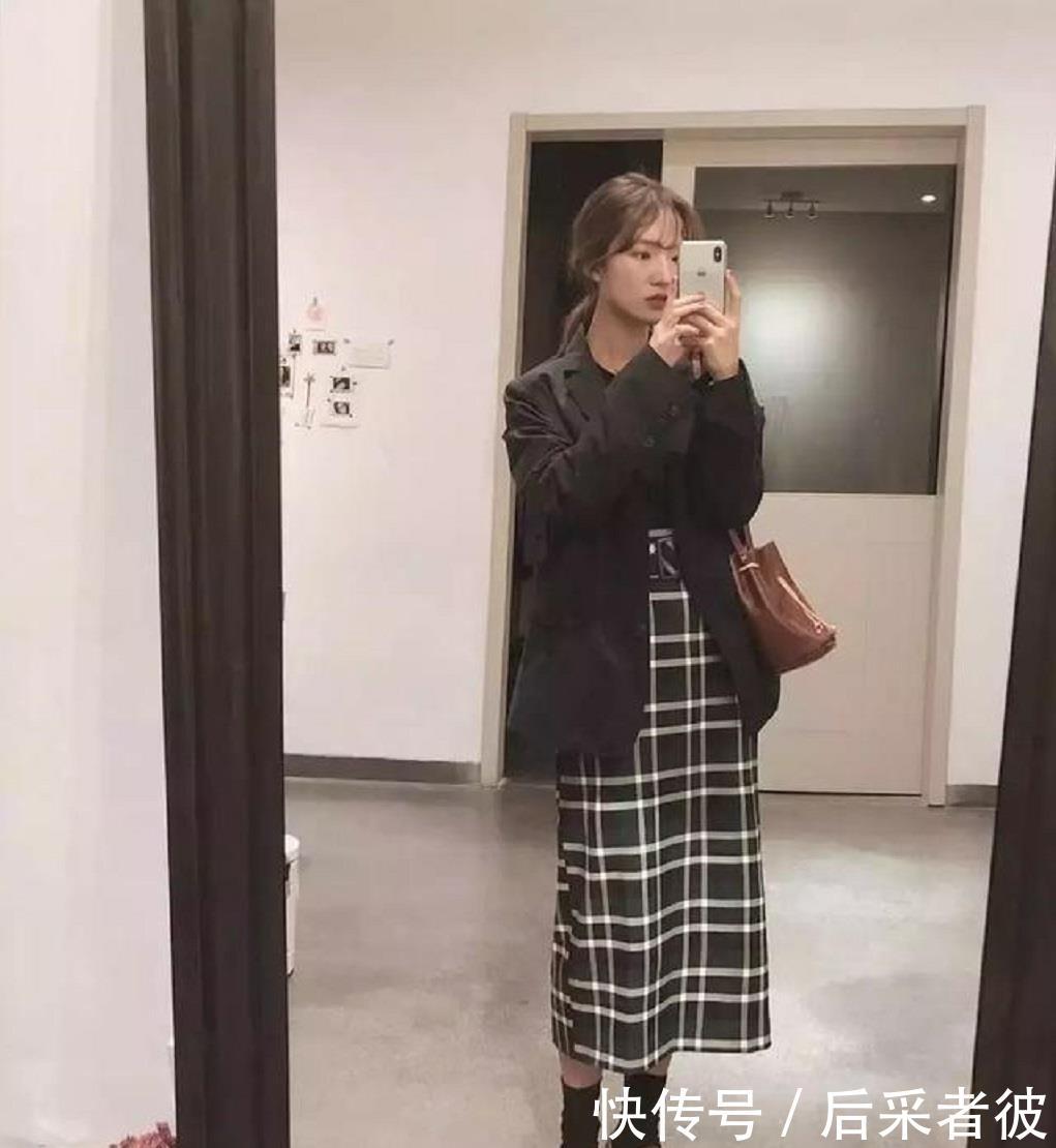 半身裙:2020年开春穿外套时搭配半身裙最好看,出街回头率会更高!