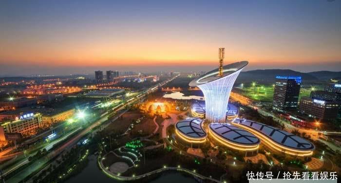 这条高铁路线, 350公里／小时, 途径9个站点, 预计2021年全线建成