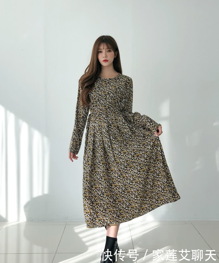  「少女」满满春季感觉的花款连身裙，连身裙加花的款式非常的少女心哦