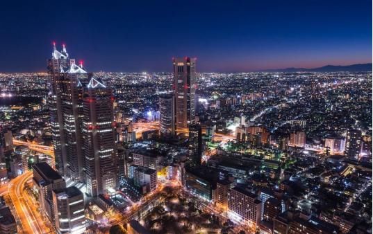 印度老板问中国游客：听说你们电视都买不起，为什么还能来旅游？