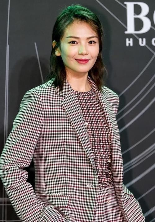 『生图』当41岁刘涛与32岁张嘉倪同场,未精修生图下,美的谁都挑不出毛病