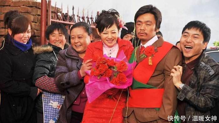 王宝强保姆现身曝猛料，离婚事件再次升级，网友：背后另藏玄机？