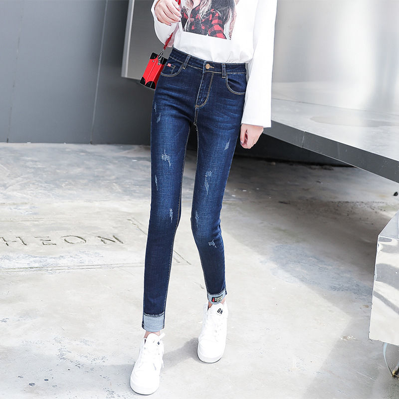 太美了,不敢相信,老婆穿上小脚牛仔裤,一件比一件好看,长面子