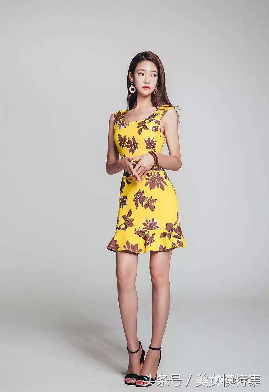 甜美人妻朴正允，甜美枫叶连衣裙