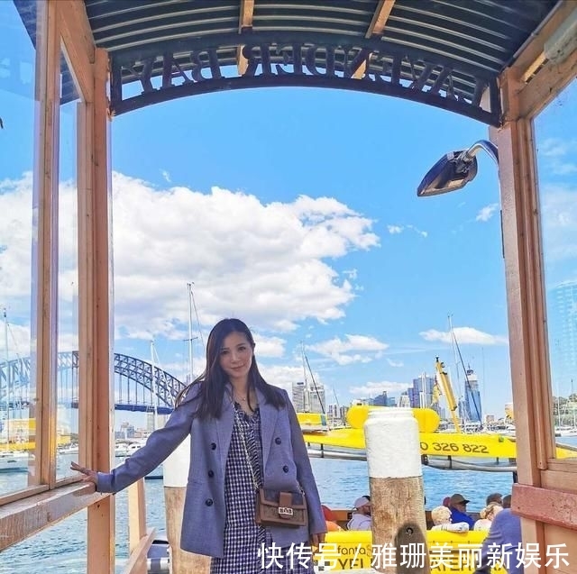  [气质]何姿秦凯合体亮相，女的穿白色连衣裙气质惊艳，男的穿西装超时尚