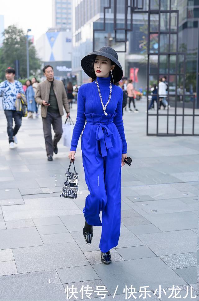 冲击力还@街拍:告别黑白灰,做一个“好色”的美少女,让你在这个春天明艳动人!