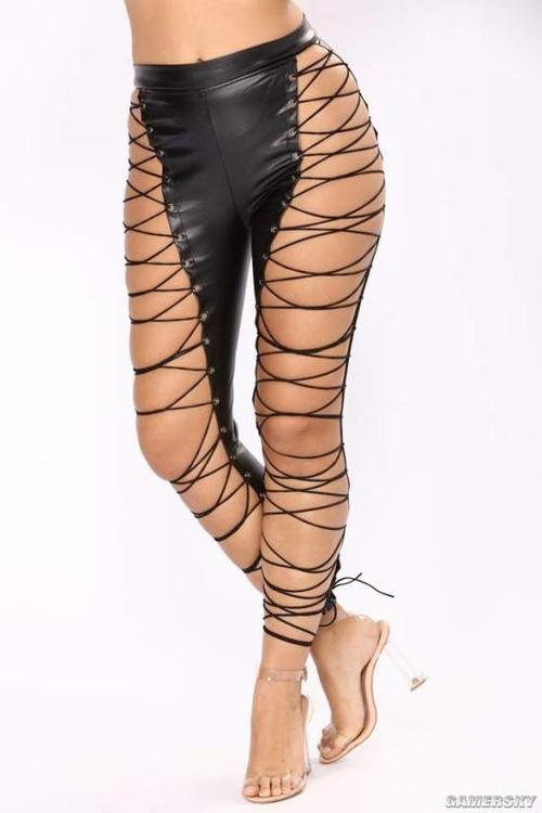 裤子也能露出绝对领域?国外时尚圈的奇葩破洞牛仔裤