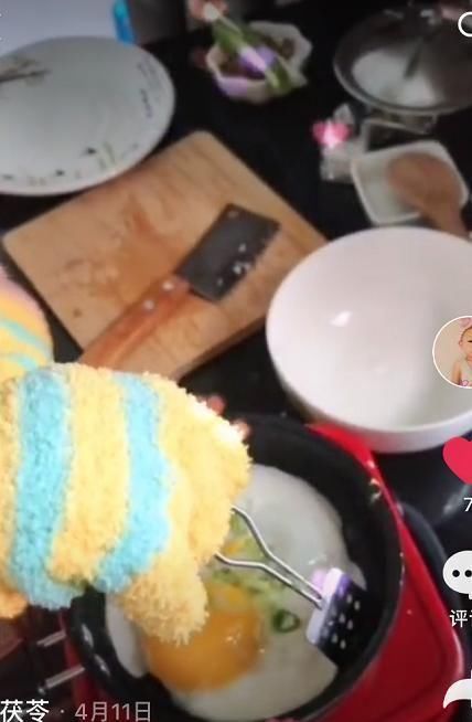  「解决」2岁宝宝要抱抱怎么办？这位妈妈的“抽筋式”解决方法，笑到岔气