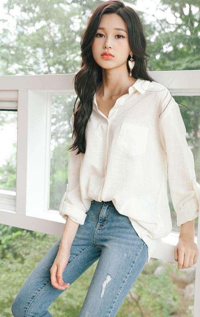 紧身裤穿起来显得腿部修长，美观提升档次，挺阔有型！