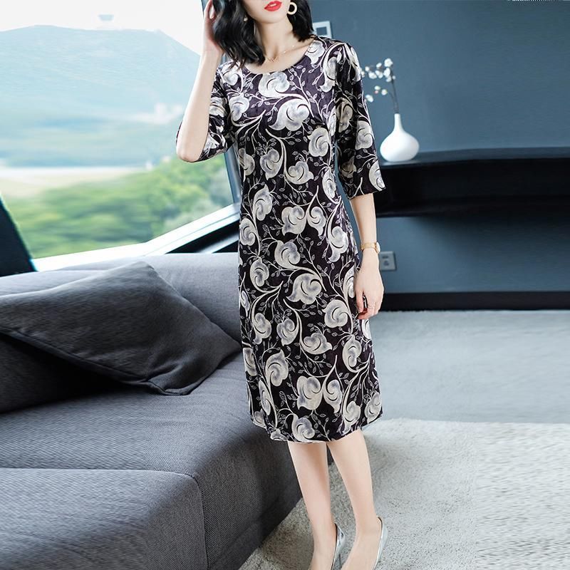 70后穿一步裙+尖头鞋，超级美嫩，太有女人味，可以把旗袍扔了