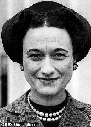 正牌王妃撞衫“绿茶情妇”？英国网友又开始八卦了...