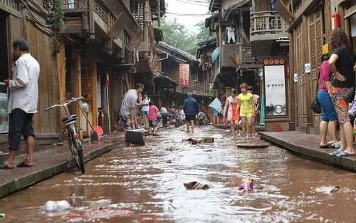  爱哭@中国“最爱哭”的城市！一年有300多天都在下雨，盛产美女貌美肤白