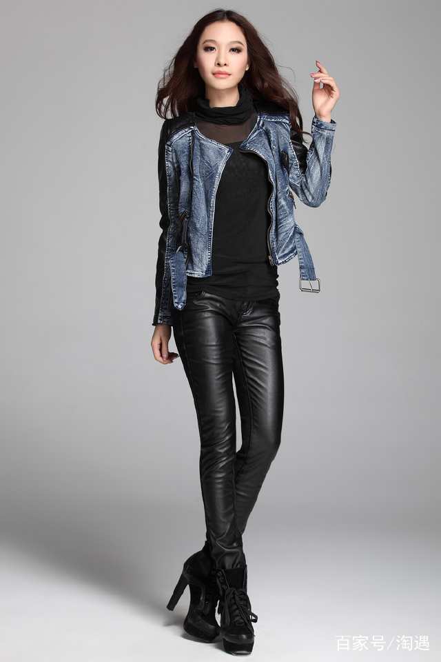 图3皮裤美女很时髦，彰显你的个人魅力！