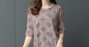 老婆也太逗!50岁还敢穿秋装女装搭白裤，简直让人哭笑不得