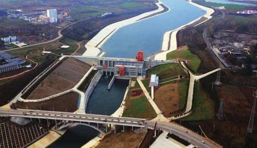  【人类】人类史上最宏大的穿越江河水利工程，就在黄河底下，你