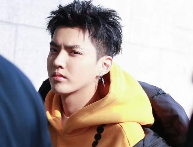 这么丑的“鲻鱼头”谁能hold住？易烊千玺却因此暴露真实颜值！