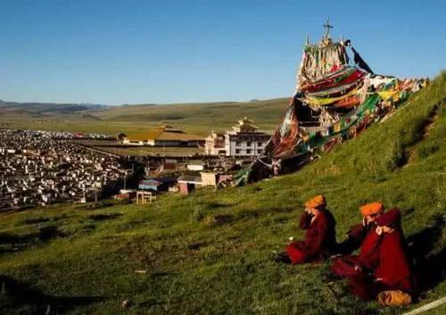 中国的尼姑岛，数万单身女性在此修行，天黑后的规矩让女人抓狂