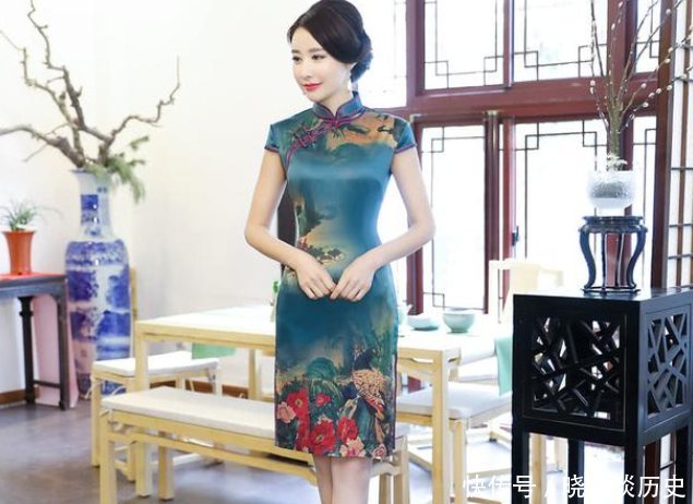 展现■35岁以上的女人, 拥有一件“旗袍”, 将你的美丽展现得淋漓尽致