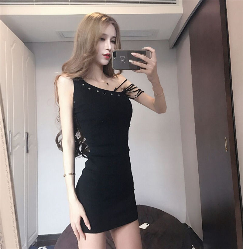 7080后女人，别穿风衣了，早秋流行这款，时尚减龄，超美嫩