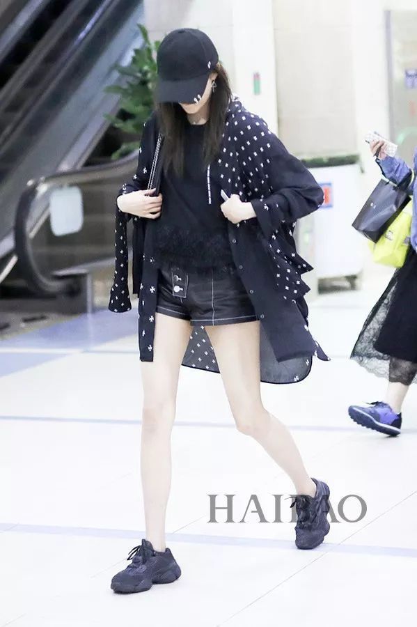 朱亚文女儿这么可爱!关晓彤鹿晗都见过家长了?【海报街拍】