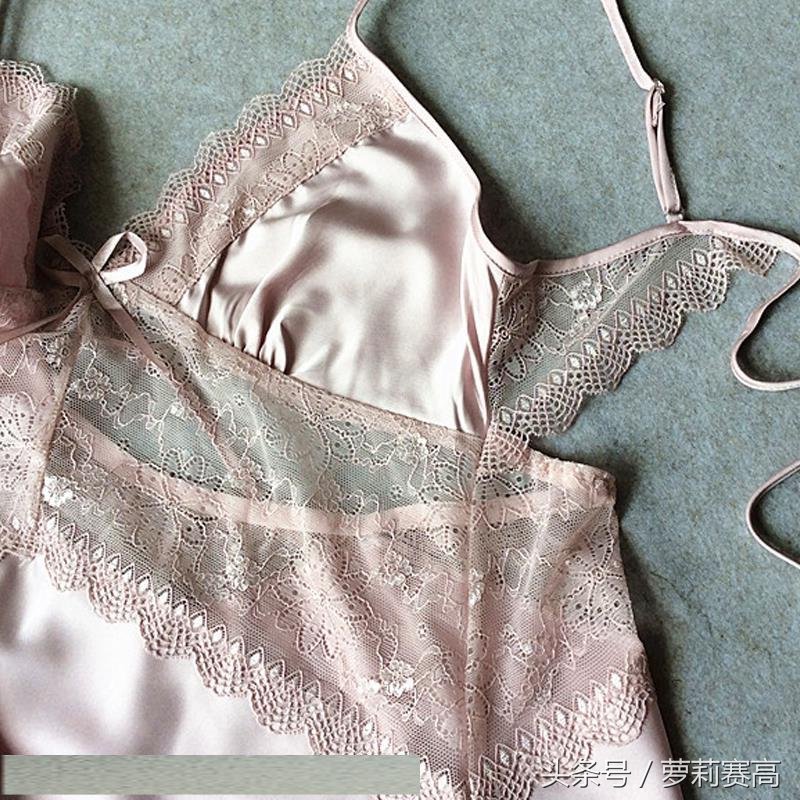 越来越多女人洗完澡不穿三角裤，看看下面怎么穿，万里风情入眼底