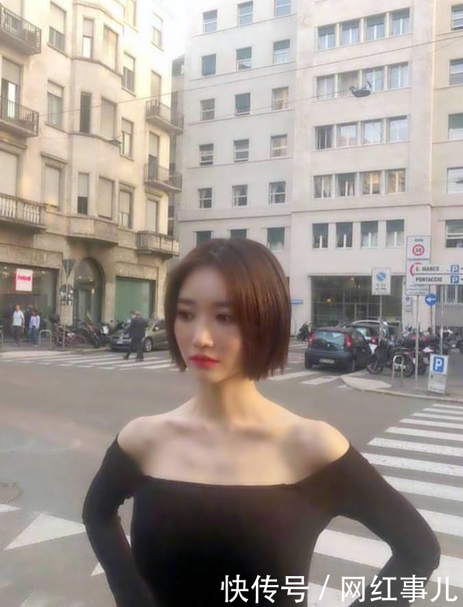 上身:彰显成熟女性的优雅,非常潮流时尚的一款,上身超级的好看