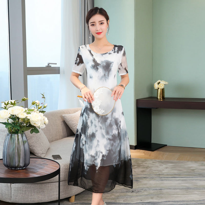 美到让人尖叫的高级复古旗袍装，上班聚会都能穿，搭单鞋气场满满