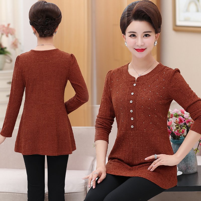 马上中秋，短袖别穿了，看这秋衫，时髦又遮肉，52岁小姨穿忒美