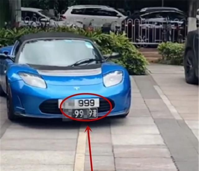  车标■东北首台改“特斯拉车标”的路特斯跑车，4.6秒破百，还挂两地牌