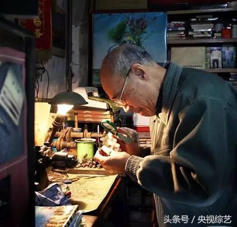 百年老店美发师现场秀技艺，做出来的头发有什么不同？