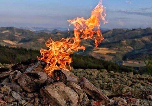 世界“最没面子”的火山，持续喷发100年，最终却沦为烧烤圣地